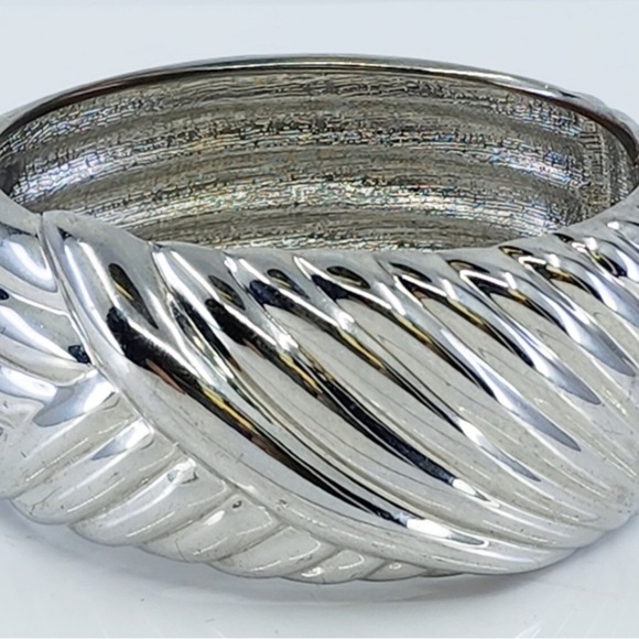 Vintage Chic Silver Women's Bracelet - Picture 3 of 5